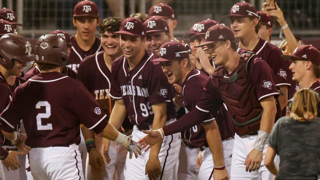 Aggies score in four straight innings to sweep NKU