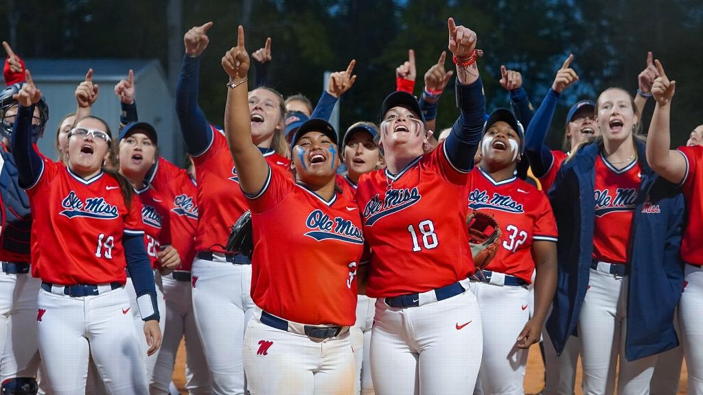 Stevenson's hot bat helps Ole Miss secure victory