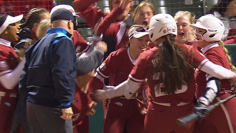 Hedgecock's walk-off homer, Delce power Hogs past Bama