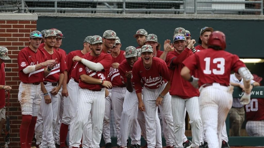 Alabama wins both ends of doubleheader vs. Ole Miss