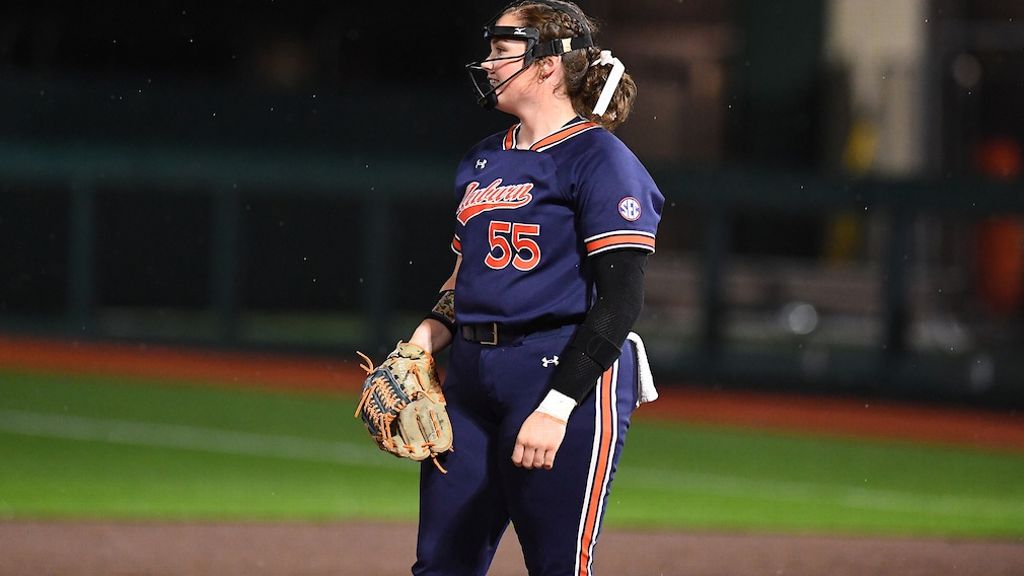 Auburn tops Cal State Fullerton to survive and advance