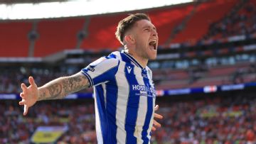 Sheffield Wednesday earn promotion with incredible late winner