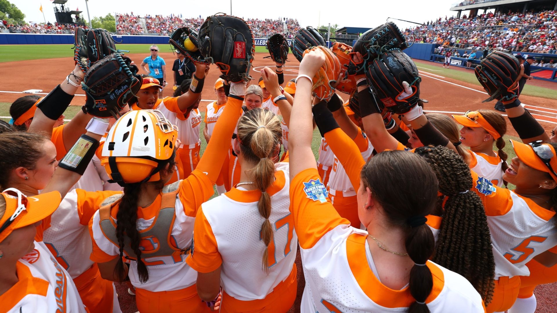 Tennessee overwhelms Alabama in all-SEC WCWS opener