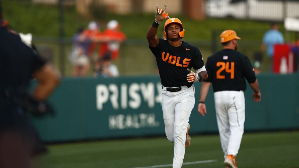 Vols topple 49ers to book third straight trip to Supers