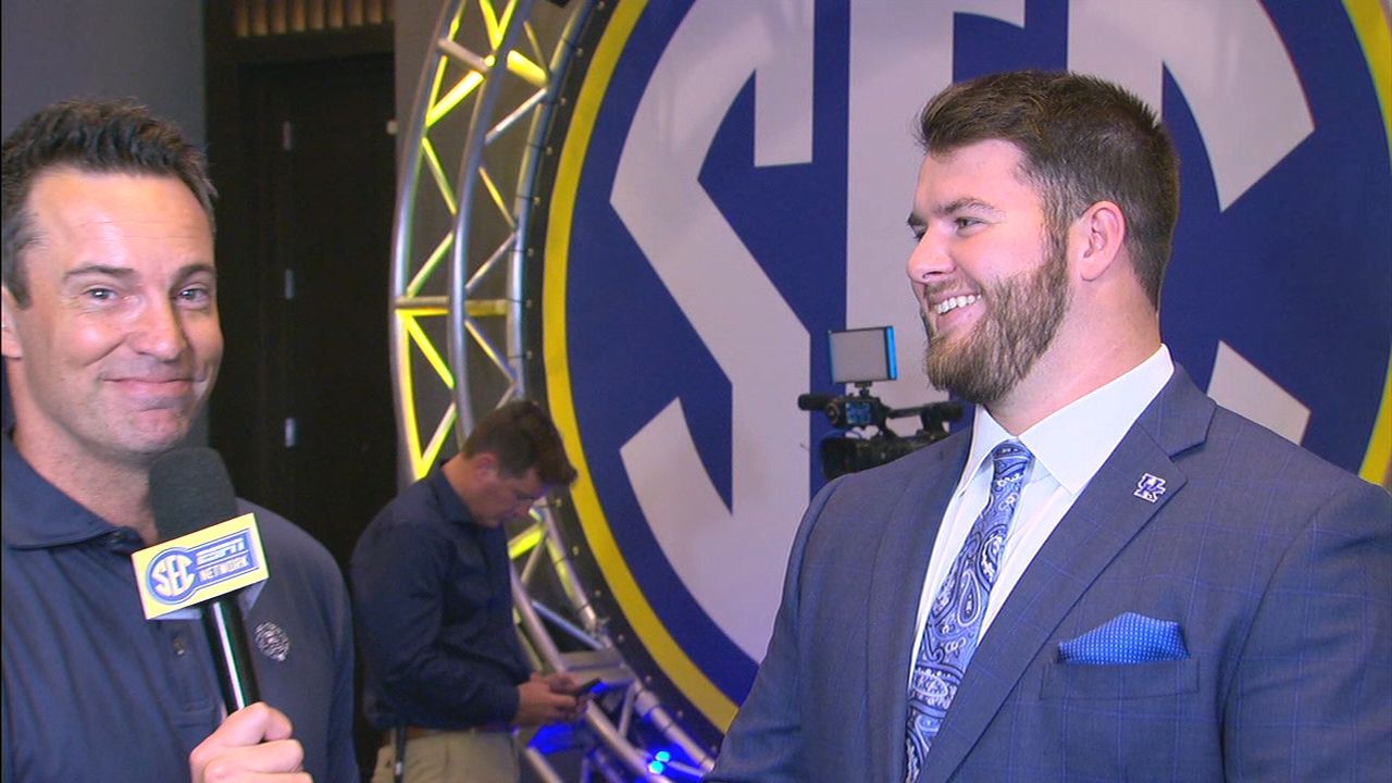 Cox delves into wedding plans, Kentucky's new QB Leary