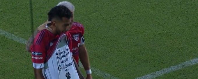 Jesús Ferreira dedicates his goal to his late dog