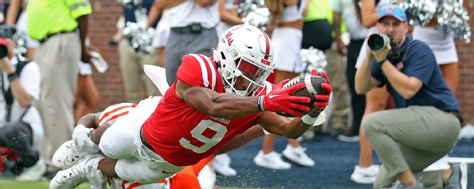 Dart, Harris record four TDs each in Ole Miss rout
