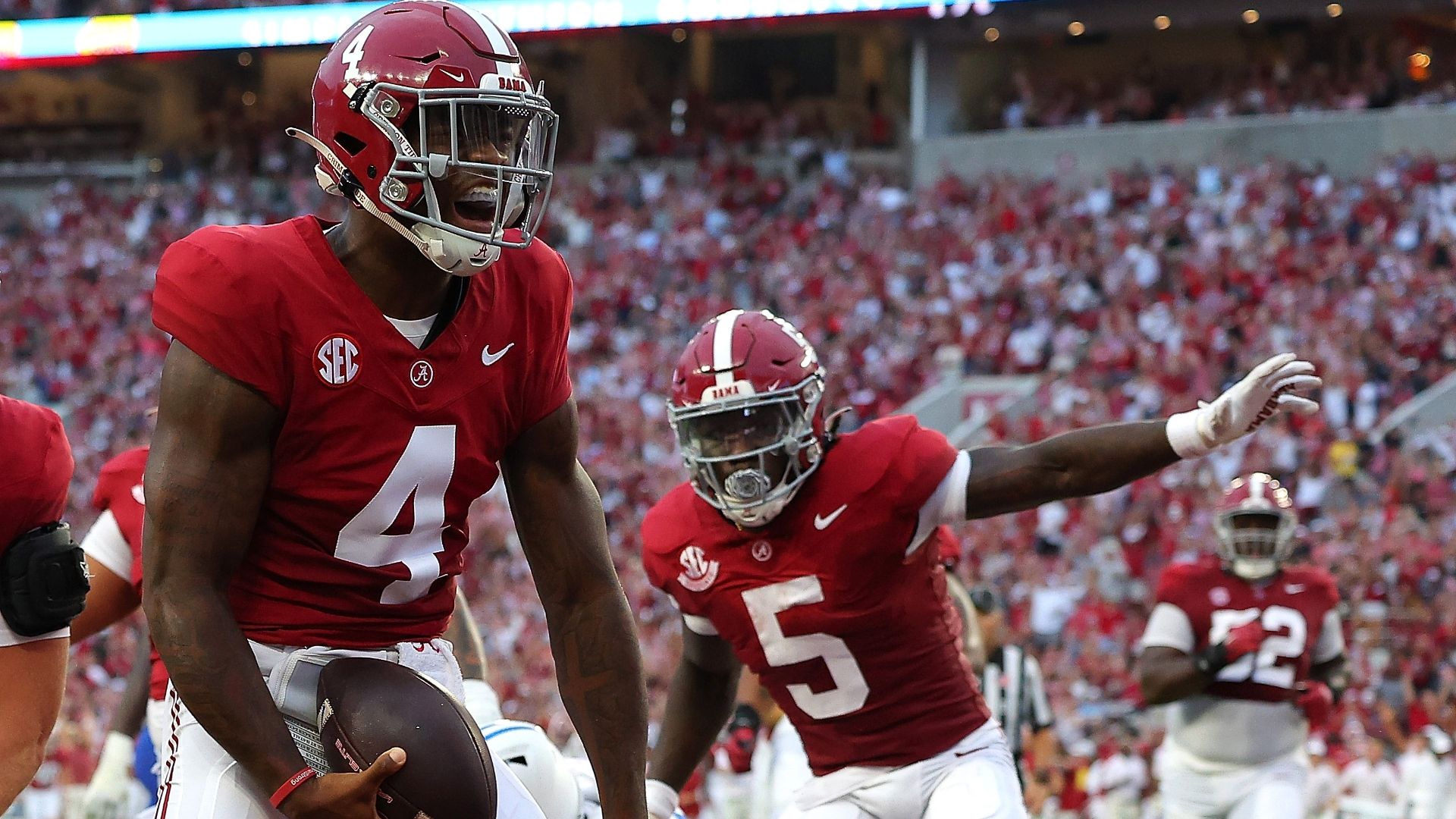 No. 4 Alabama's Milroe dazzles in opening win vs. MTSU