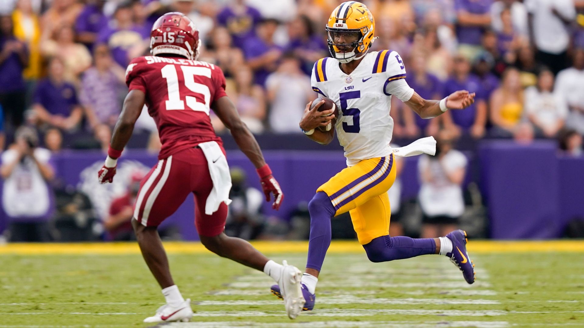 No. 12 LSU outlasts Arkansas in back-and-forth battle