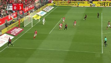 Record-breaking Leverkusen beat Mainz to go top in Bundesliga