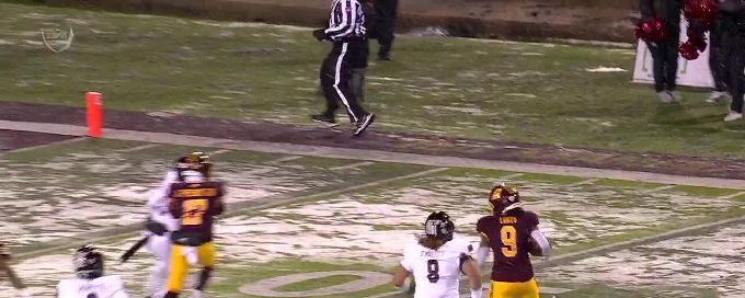 Marion Lukes zig-zags his way to a 46-yard Central Michigan TD