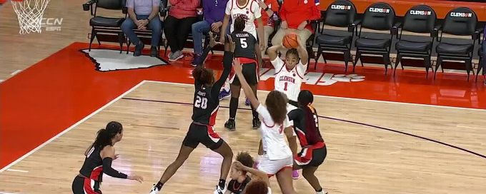 Amari Robinson nails it from behind the arc