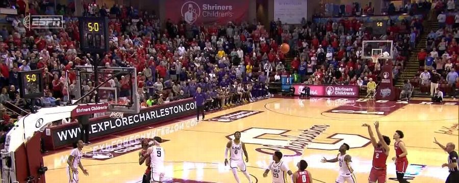 Nate Santos hits go-ahead 3 for Dayton