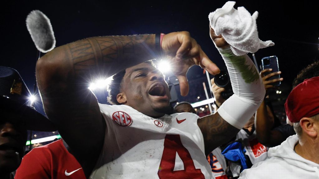 Milroe finds Bond on 4th-and-31 to save Bama at Auburn