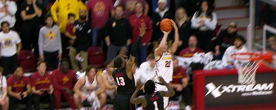 Iowa State hits ridiculous fadeaway late to hand Houston its first loss