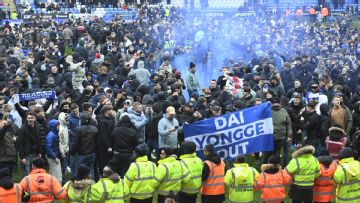 Reading fans force match abandonment with pitch invasion