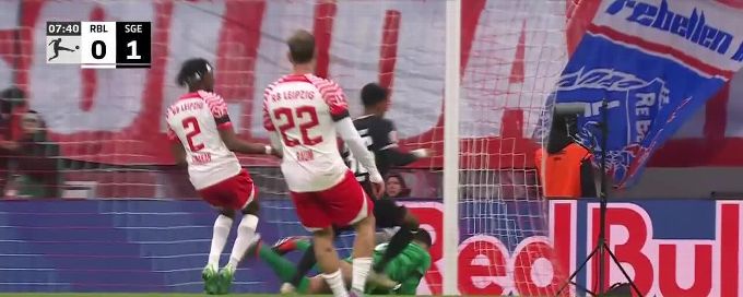 Ansgar Knauff scores goal for Eintracht Frankfurt