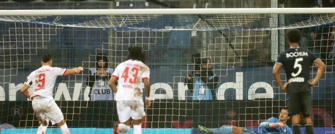 Augsburg snatch draw with late penalty vs. VfL Bochum