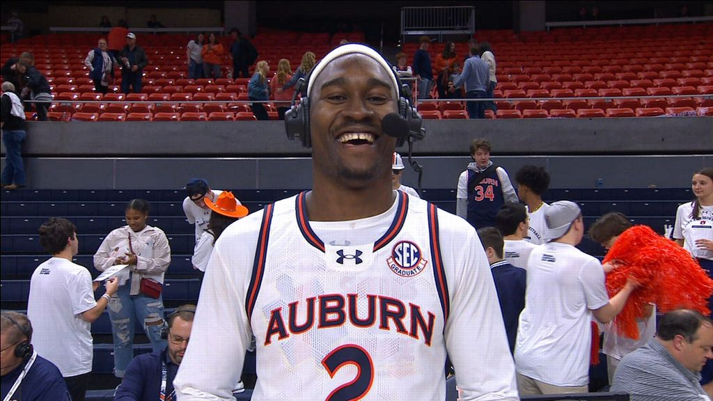 Auburn's Williams credits confidence in blowout game