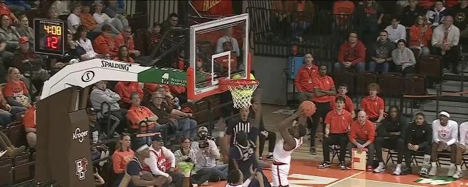 Rashaun Agee gets rebound and slam for Bowling Green