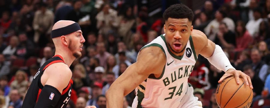 Giannis dominates with 46 points in Bucks' blowout win