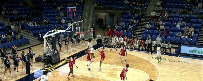 Quinnipiac's Richie Springs shows off hops with huge dunk
