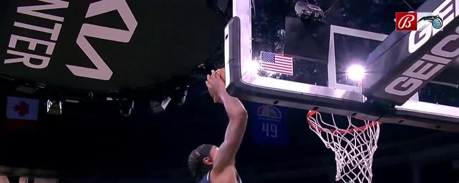 Banchero needs just one hand on filthy alley-oop