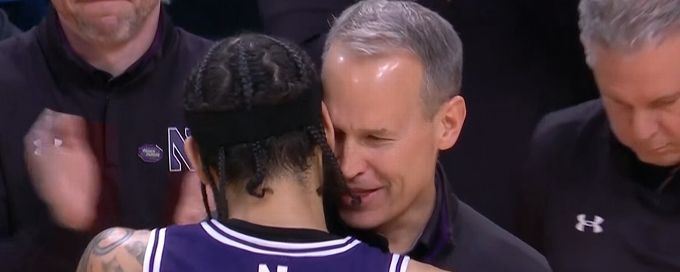 Northwestern coach gets emotional as Boo Buie checks out for final time