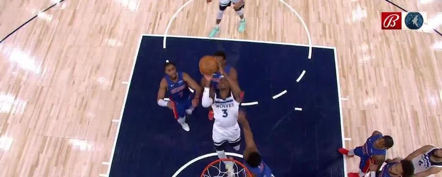 Jaden McDaniels buries basket against Detroit Pistons