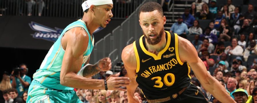 Warriors keep pace in play-in race with road win over Hornets