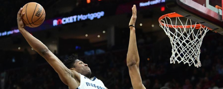 GG Jackson reaches back for big dunk over Jarrett Allen