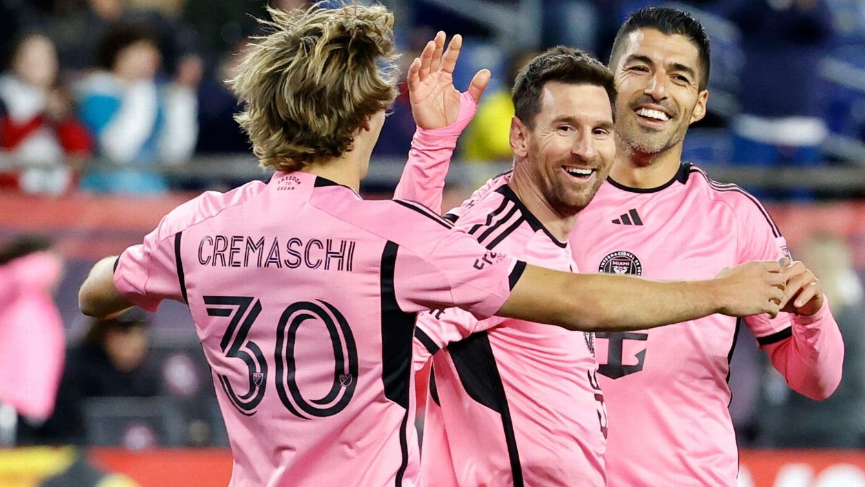 একই ফ্রেমে এক ম্যাচের তিন গোলদাতা ক্রেমাশি, মেসি ও সুয়ারেজ