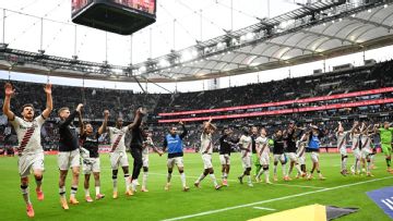 Bayer Leverkusen make it 48 games unbeaten after 5-1 hammering of Frankfurt