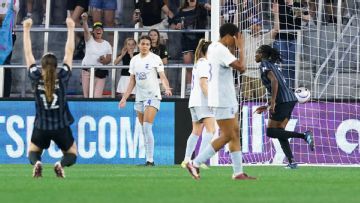 Ouleymata Sarr's leaping header wins it for Washington Spirit
