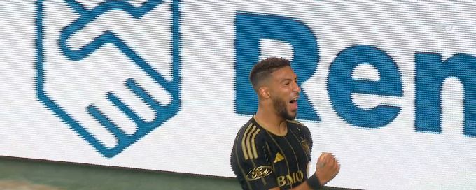Denis Bouanga slots home to open scoring for LAFC