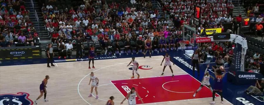 Brittney Griner spins in the paint for a layup vs. the Mystics