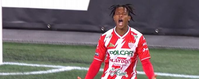 Necaxa's Kevin Duvan Ante Rosero does backflip after late goal