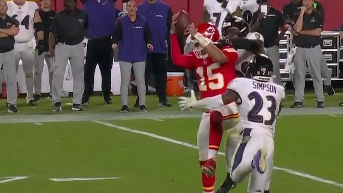 Vibrant Can't Miss Play | Devin Lloyd Intercepts Mahomes' Pass And Takes It 99 Yards For A Td Capture for Your Screen Vibrant Can't Miss Play | Devin Lloyd Intercepts Mahomes' Pass And Takes It 99 Yards For A Td Capture for Your Screen