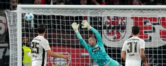 Aleix García scores stunning free kick for Leverkusen