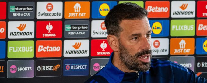 Van Nistelrooy 'happy to help' Amorim at Man United