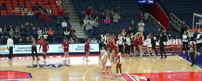 Saint Joseph's goes on the road and takes down Syracuse