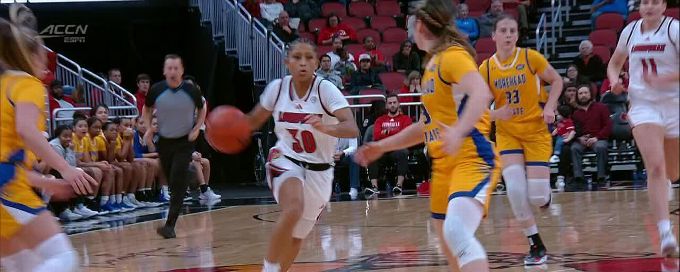 Jayda Curry finishes through contact for Louisville
