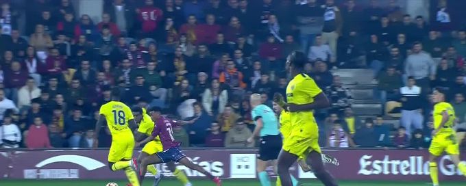 Dalisson De Almeida Leite slots in the goal for Pontevedra