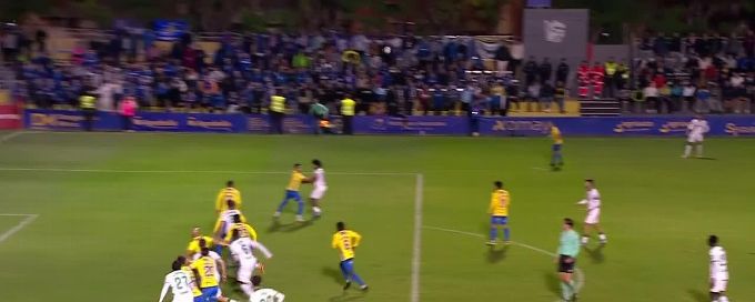 Aitor Arias makes a great save