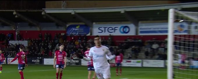 Juan Luis Sanchez scores goal for Sevilla