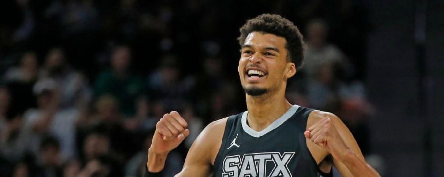 Wemby drops 27 in Spurs blowout win over Clippers