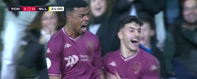 Dali scores a remarkable goal for Pontevedra