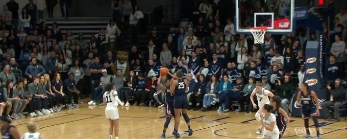 KK Aarnold's rebound turns into points for Sarah Strong