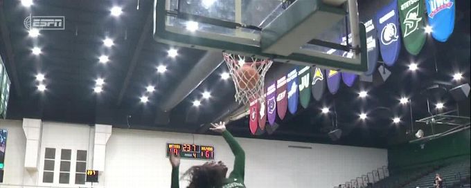 Cameron Thomas finishes through contact