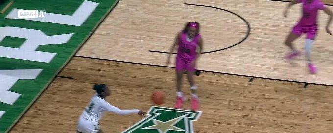 Vittoria Blasigh nails it from behind the arc